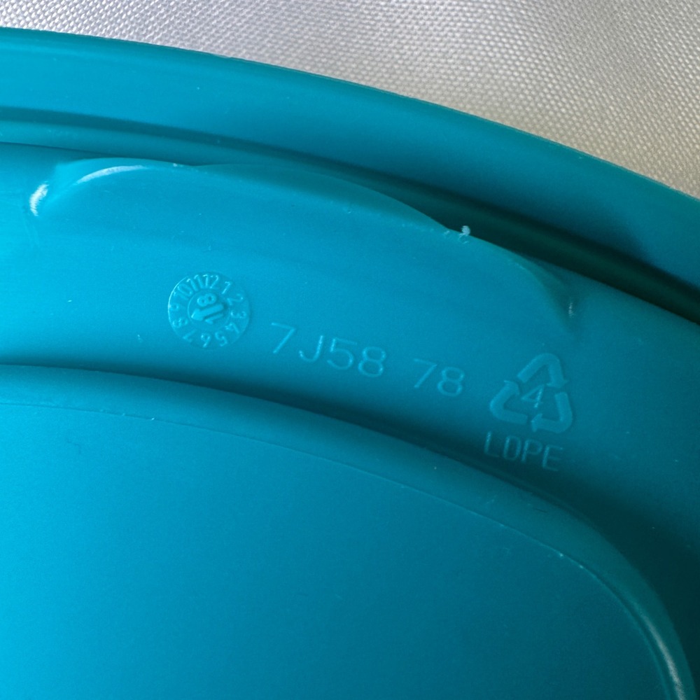 Rubbermaid 7J58 Easy Find Lids Replacement Set of 3 Teal Turquoise Lime Green - Picture 5 of 6